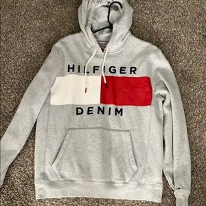 Tommy hoodie